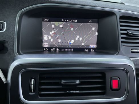 Used 2018 Volvo S60 T5 Inscription Platinum image 23