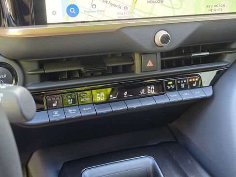 Used 2025 Toyota Crown Signia w/ Advanced Technology Package AWD/4WD image 30