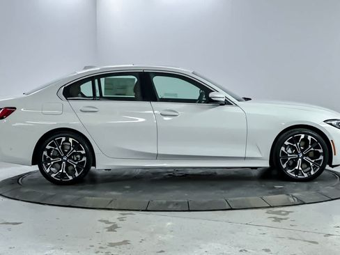 Used 2026 BMW 330i Sedan w/ Premium Package RWD image 8