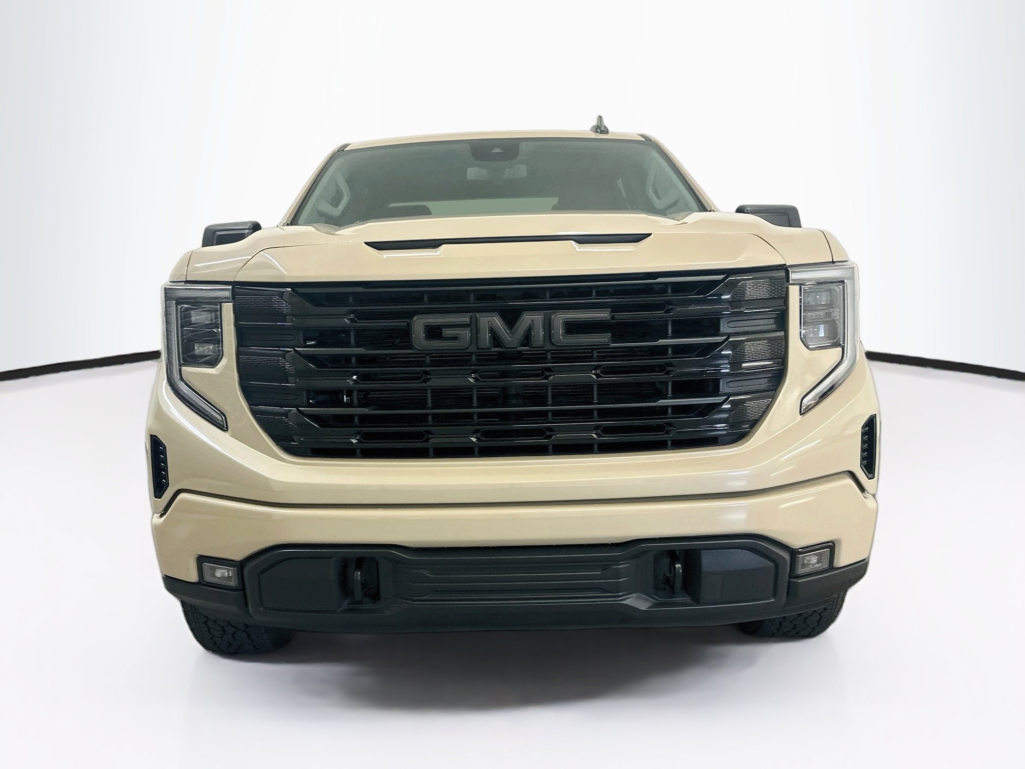Used 2022 GMC Sierra 1500 Elevation w/ X31 Off-Road Package AWD/4WD image 2
