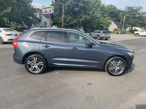 Used 2019 Volvo XC60 T6 Momentum w/ Premium Package AWD/4WD image 6