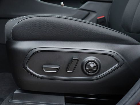 Used 2025 Jeep Grand Cherokee Laredo X w/ Trailer Tow Package image 19