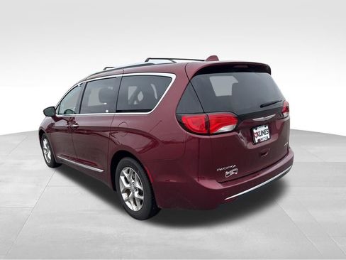 Used 2018 Chrysler Pacifica Limited image 7