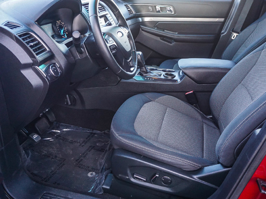 Used 2018 Ford Explorer XLT FWD image 18