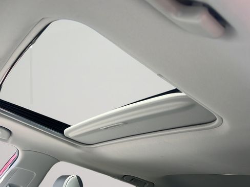 Used 2022 Toyota RAV4 XLE Premium FWD image 24