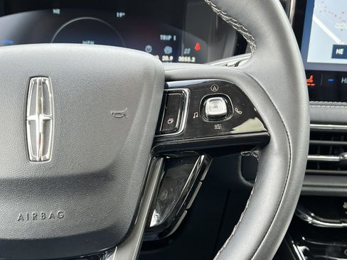 Used 2023 Lincoln Corsair AWD w/ Equipment Group 101A image 19