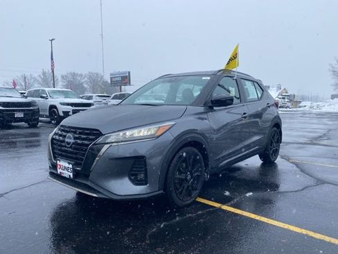 Used 2023 Nissan Kicks SR w/ SR Premium Package image 15