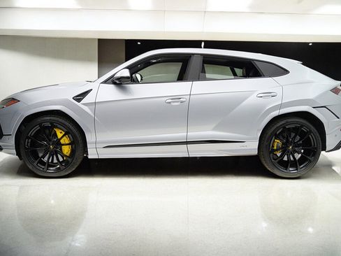 Used 2023 Lamborghini Urus S AWD/4WD image 3