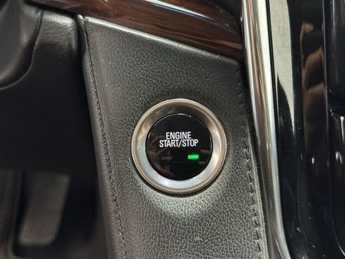 Used 2015 Cadillac Escalade Luxury RWD image 25