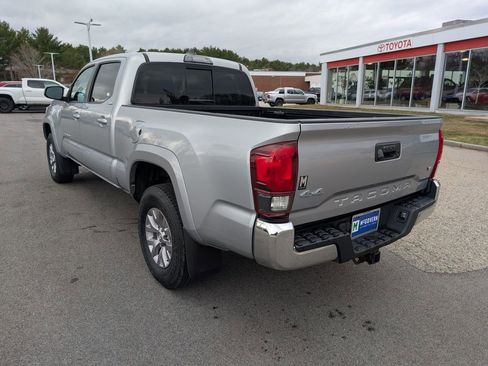 Used 2018 Toyota Tacoma SR5 image 3