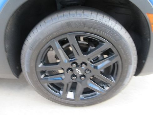 Used 2024 Chevrolet Blazer LT w/ Convenience Package FWD image 9