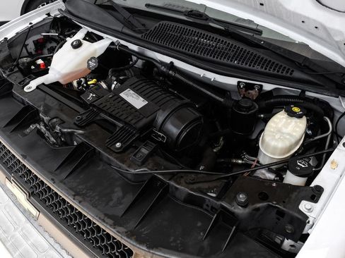 Used 2017 Chevrolet Express 2500 RWD image 42