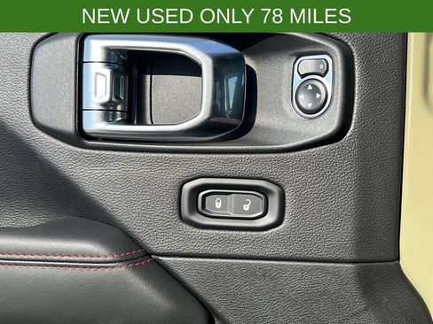 Used 2025 Jeep Wrangler Unlimited Rubicon image 16