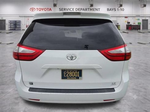 Used 2018 Toyota Sienna LE AWD/4WD image 5