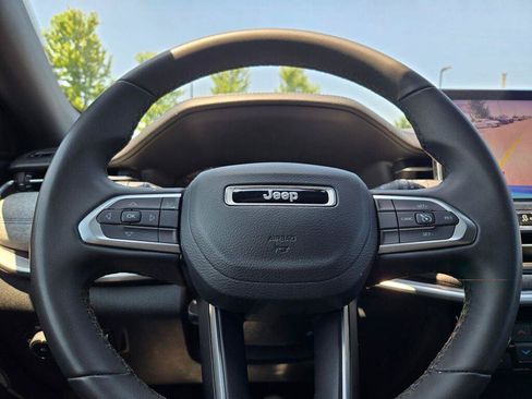 Used 2024 Jeep Compass Latitude AWD/4WD image 27