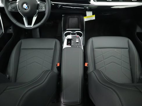 Used 2025 BMW X1 xDrive28i w/ Convenience Package AWD/4WD image 18