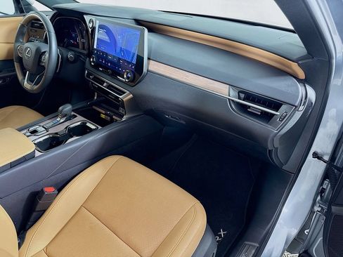 Certified 2025 Lexus RX 350 Premium FWD image 31