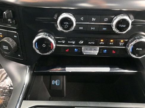 Used 2023 Ford F150 Lariat AWD/4WD image 22