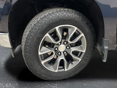Used 2022 Chevrolet Silverado 1500 LT AWD/4WD image 34