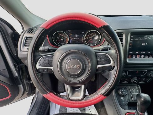 Used 2019 Jeep Compass Trailhawk AWD/4WD image 11
