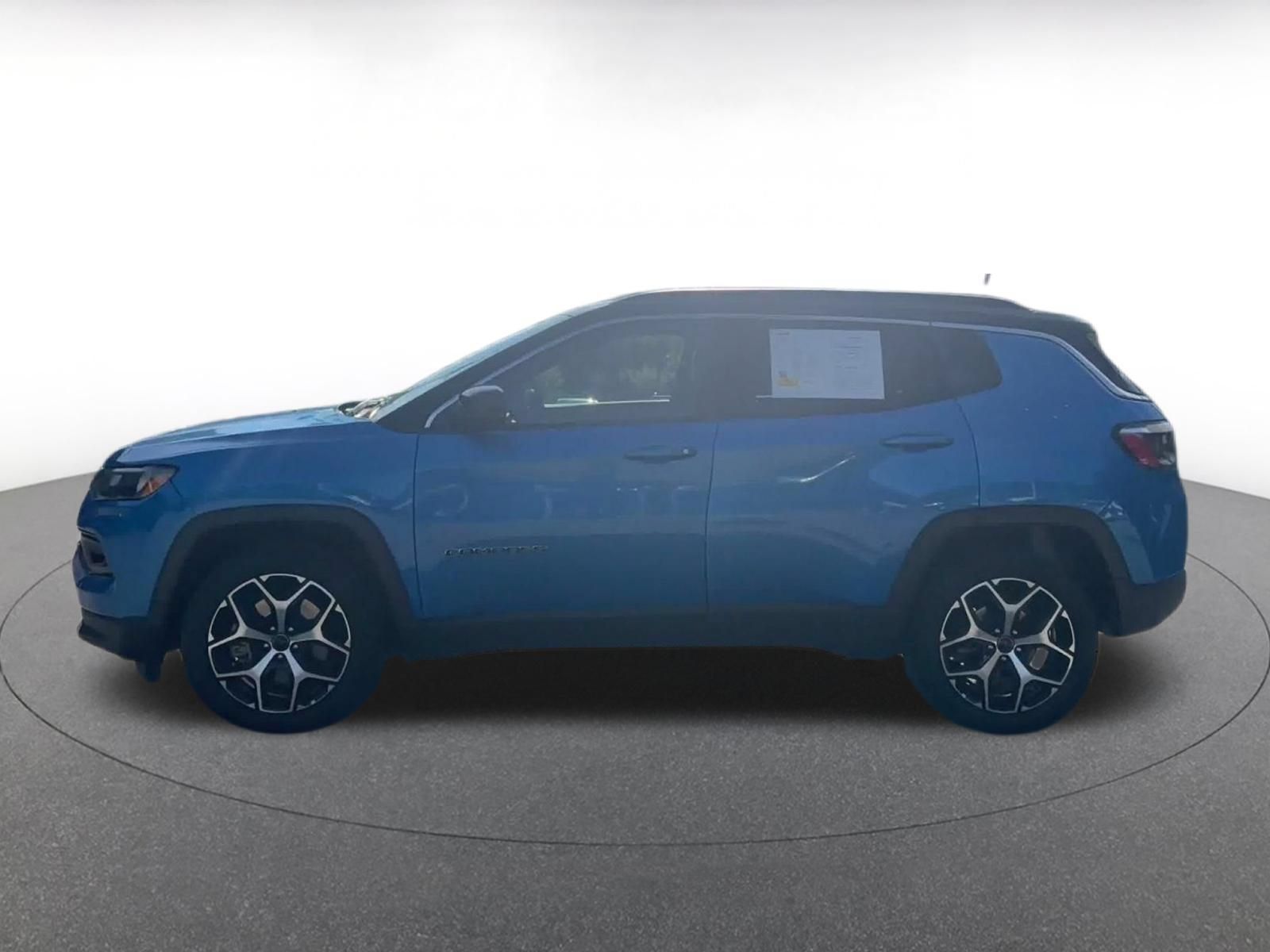 Used 2025 Jeep Compass Limited AWD/4WD image 8