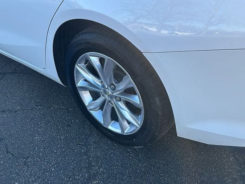 Used 2020 Chevrolet Malibu LT image 9