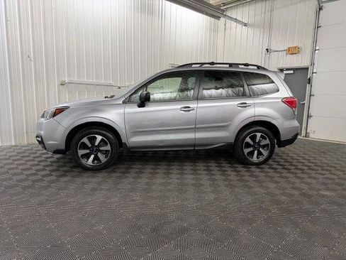 Used 2018 Subaru Forester 2.5i Limited AWD/4WD image 2