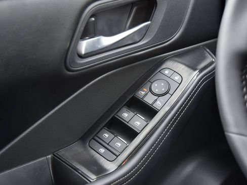 Used 2026 Nissan Rogue SV w/ Cold Weather Package AWD/4WD image 19