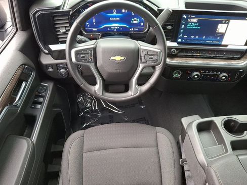 Used 2022 Chevrolet Silverado 1500 LT AWD/4WD image 11