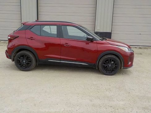 Used 2024 Nissan Kicks SR image 4