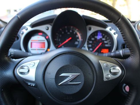 Used 2010 Nissan 370Z Coupe image 16
