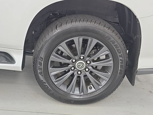 Used 2021 Lexus GX 460 Premium w/ Accessory Package AWD/4WD image 34