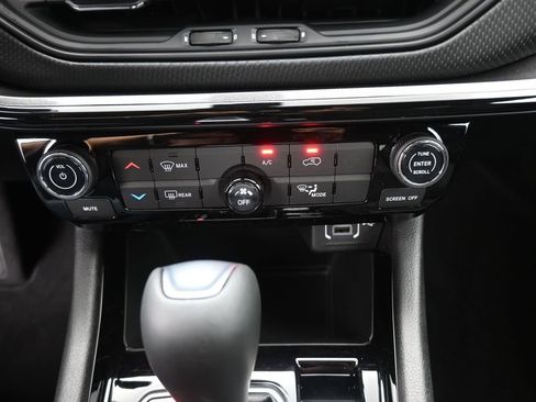 New 2026 Jeep Compass Latitude AWD/4WD image 9