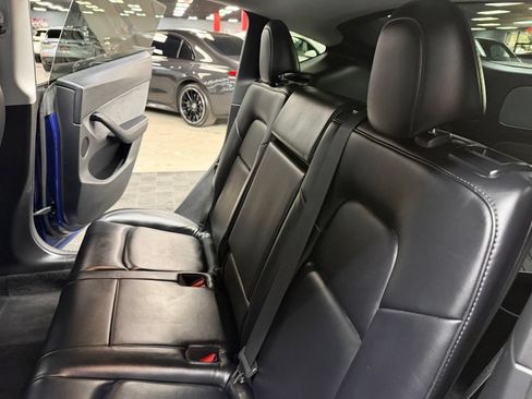 Used 2021 Tesla Model Y Long Range AWD/4WD image 37