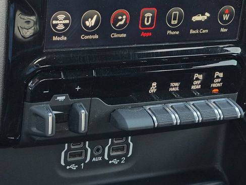 Used 2021 RAM 1500 Laramie w/ Sport Appearance Package AWD/4WD image 31