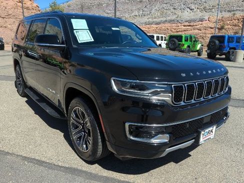 Certified 2023 Jeep Wagoneer L Series II image 3