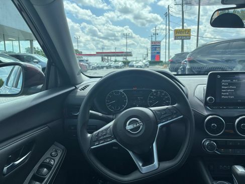 Used 2025 Nissan Sentra SV FWD image 32