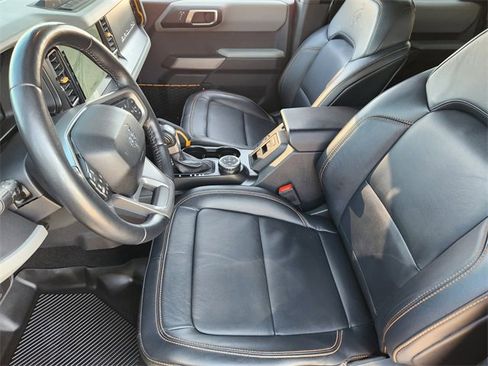 Used 2022 Ford Bronco Badlands image 13