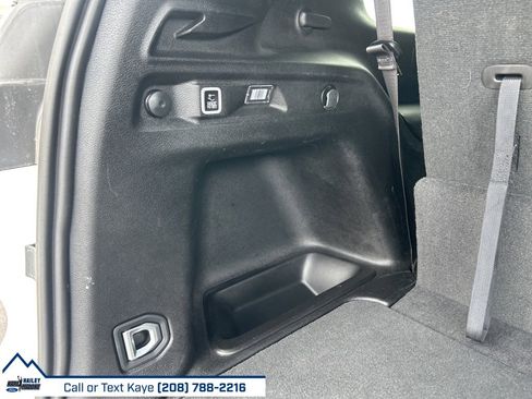 Used 2024 Jeep Grand Cherokee L Laredo image 12