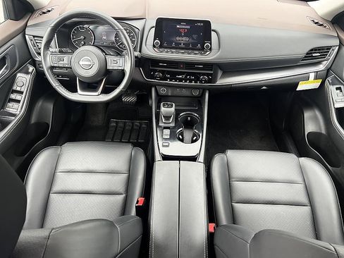 Certified 2023 Nissan Rogue SV w/ SV Premium B Package FWD image 18