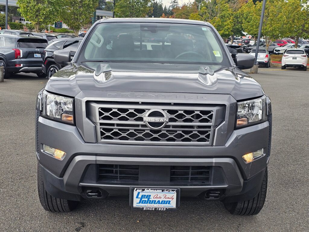 Used 2022 Nissan Frontier SV AWD/4WD image 2