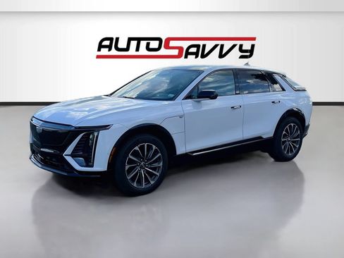 Used 2026 Cadillac Lyriq Sport AWD/4WD image 3