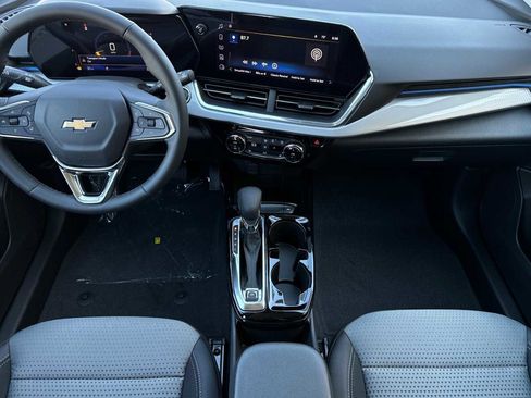 New 2025 Chevrolet Trax LT w/ Driver Confidence Package image 8