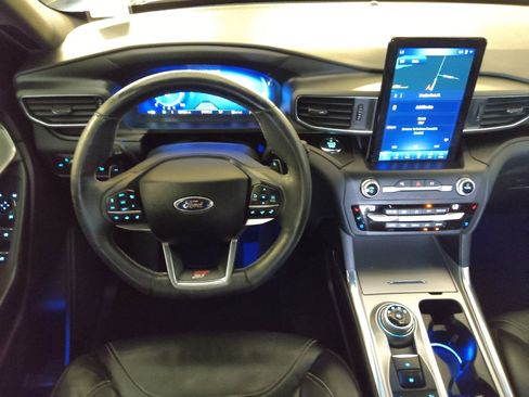 Used 2020 Ford Explorer ST w/ ST Street Pack image 22