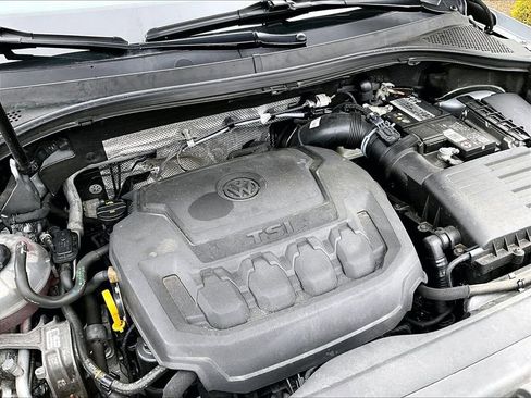 Used 2022 Volkswagen Tiguan SE AWD/4WD image 33