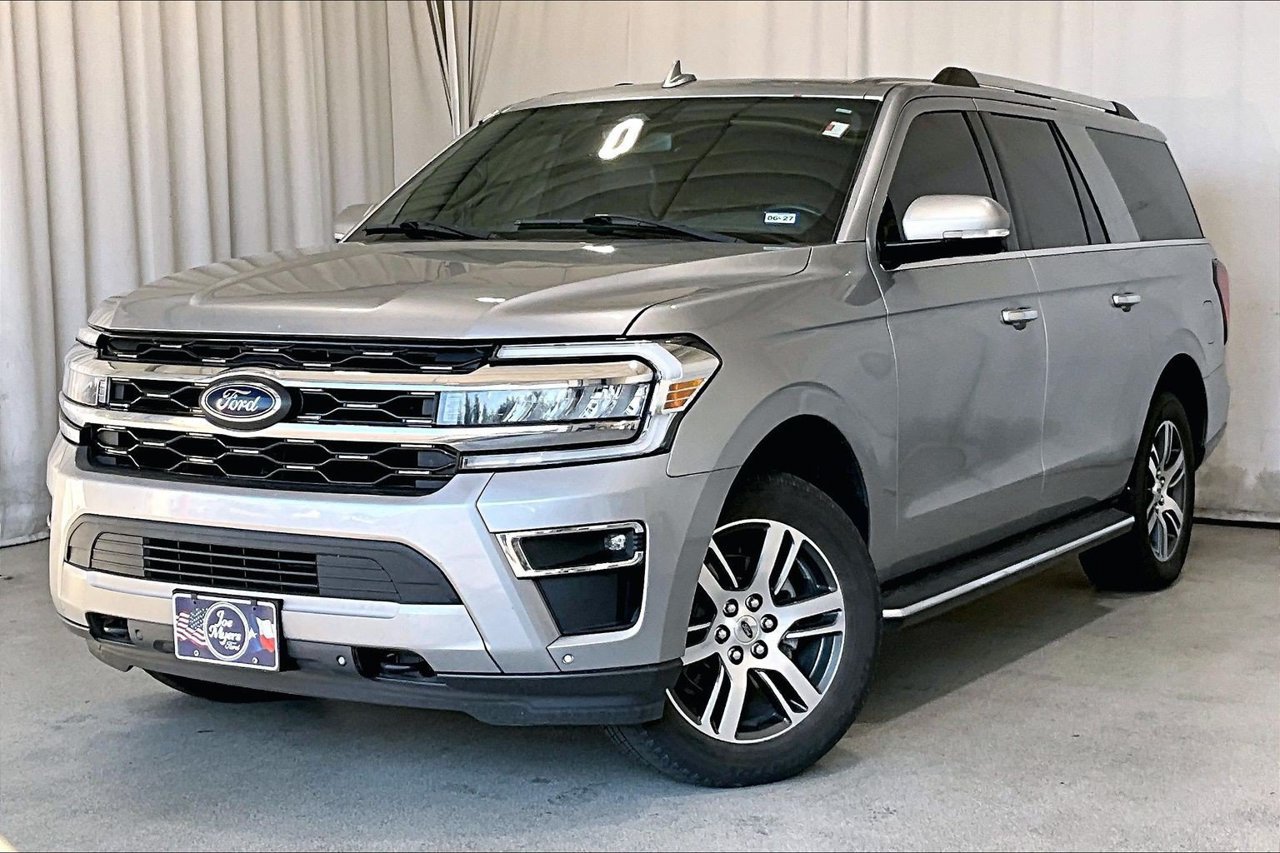 Used 2023 Ford Expedition Max Limited AWD/4WD image 2