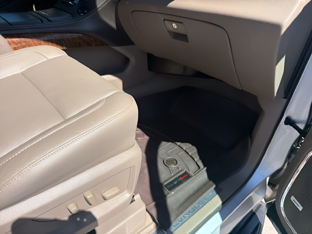 Used 2020 Chevrolet Suburban Premier RWD image 39