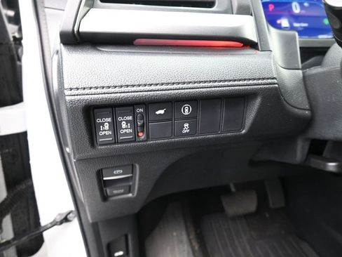 Used 2023 Honda Odyssey Sport image 11