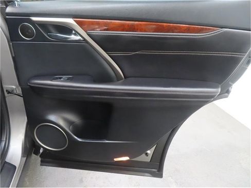 Used 2018 Lexus RX 450hL Luxury image 18