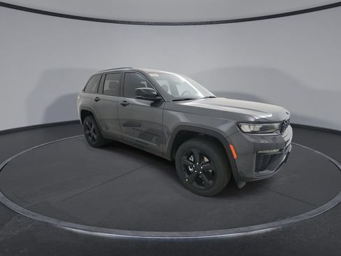 New 2026 Jeep Grand Cherokee Limited w/ Limited Altitude Package AWD/4WD image 2
